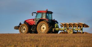 tractor-en-el-campo-arada-148557