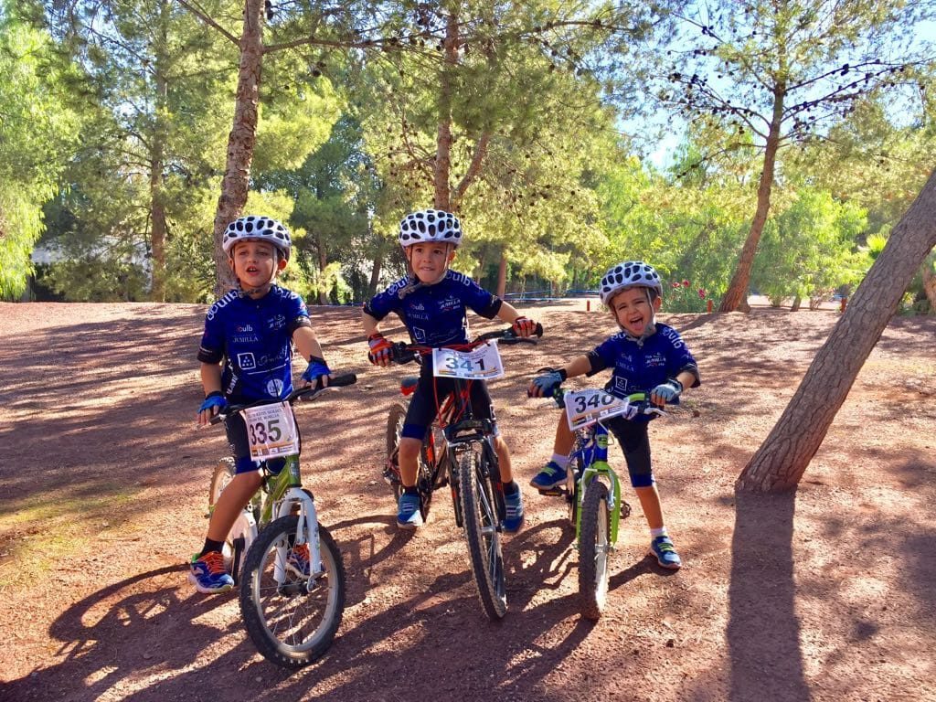 Dos en uno para la Escuela de Ciclismo en Lorca y Torrepacheco