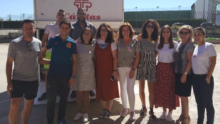 Cáritas Murcia recoge el material donado en los colegios de Jumilla