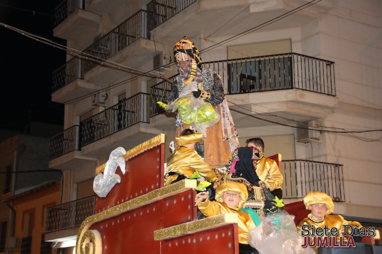 La Cabalgata de Reyes contó con gran asistencia de público