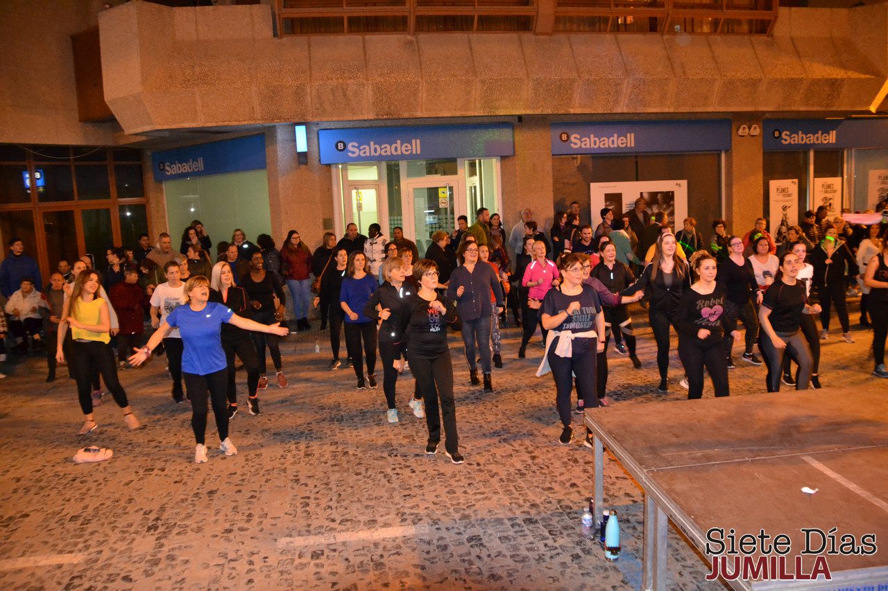 Gym3 sale a la calle para invitar a bailar zumba, bailes latinos, flashmob y xtromba