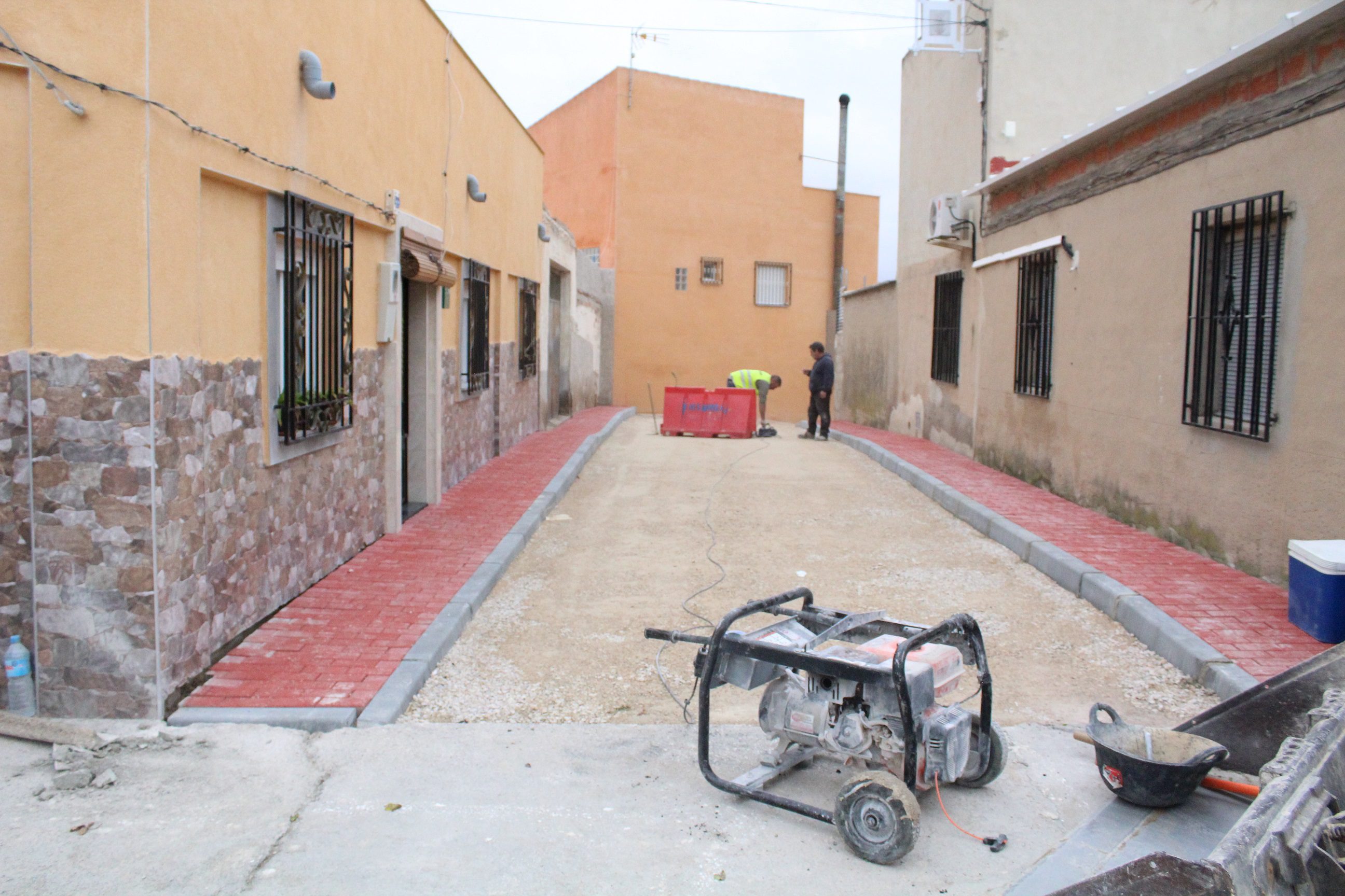 La remodelación de una calle de 4º Distrito, junto a Juan Mancebón, en su recta final
