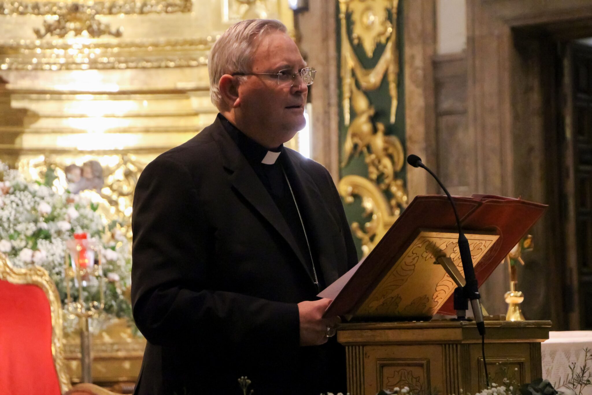 El obispo decreta la suspensión de todas las celebraciones litúrgicas en la Región