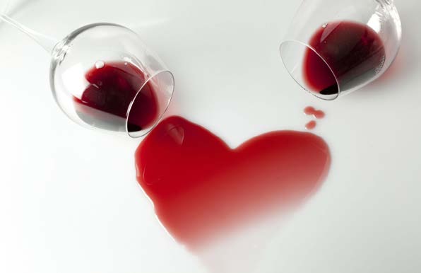 El sector pide a RTVE que rectifique la noticia  en la que califican al vino como “droga legal”
