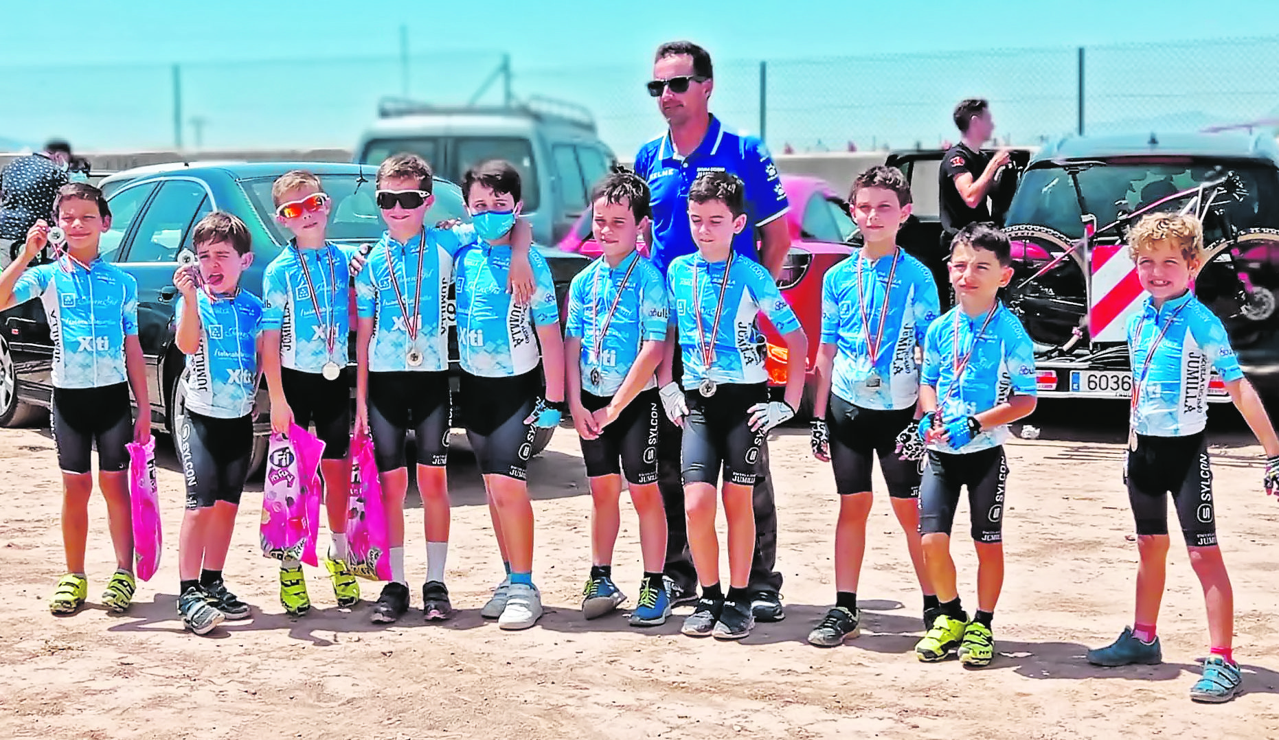 Once chicos de la Escuela de Ciclismo tomaron parte en el Gran Premio Lemon Team
