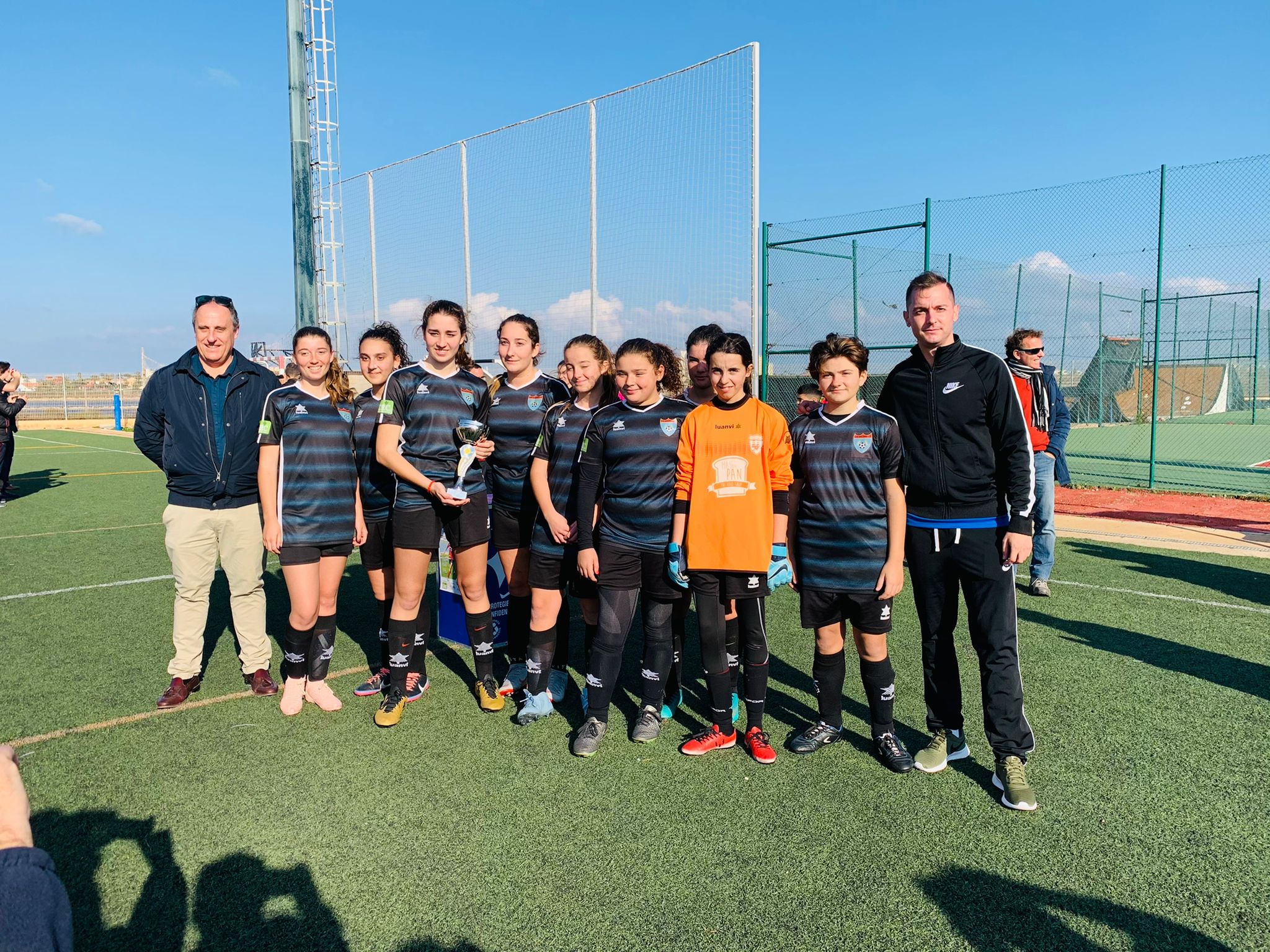 La Escuela de Fútbol empieza con la preparación de un equipo femenino