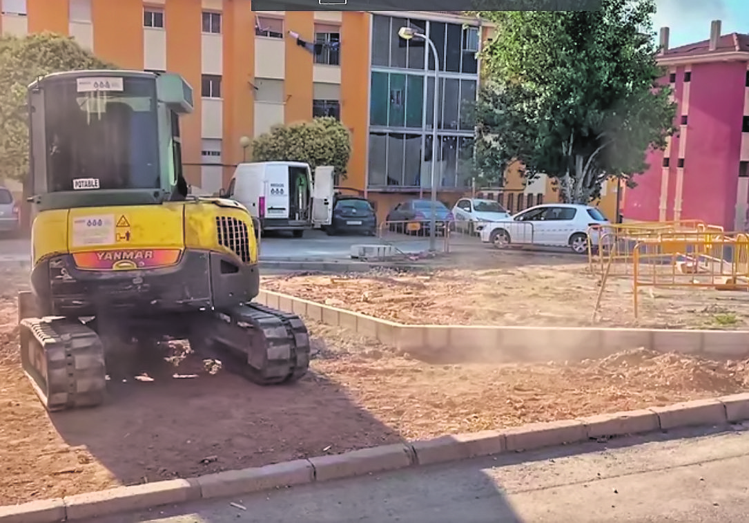 Ya está en marcha las obras de asfaltado de las viviendas del MOPU