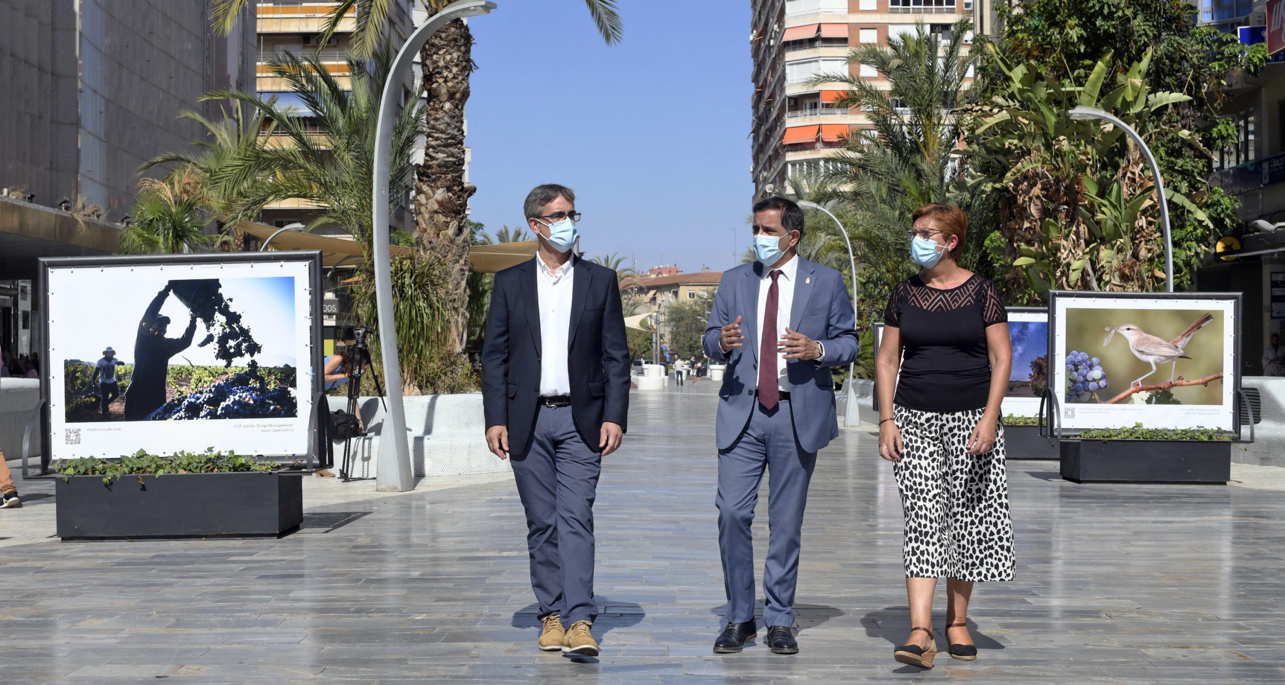 El Equilibrio Perfecto de la DOP Jumilla ya  luce en fotografías en Murcia capital