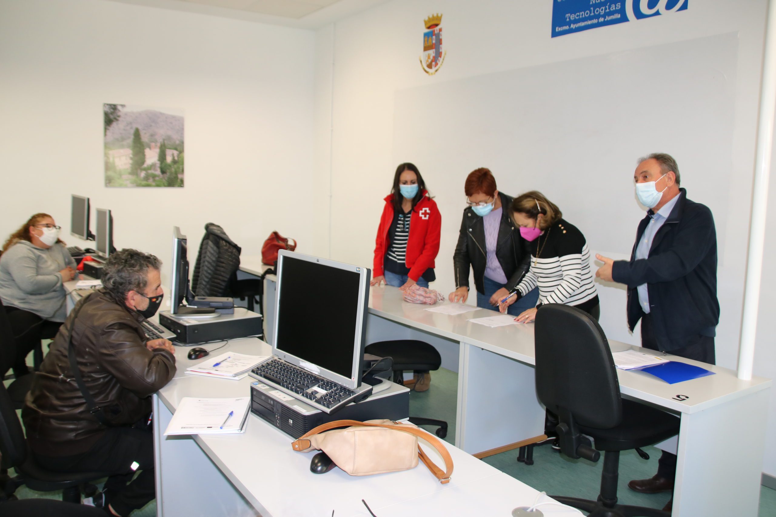 Cruz Roja renueva sus convenios anuales con Aguas de Jumilla y el Ayuntamiento por 32.500 euros