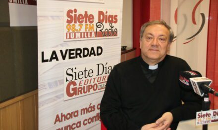 Manuel de la Rosa: «Se necesitan más santos de carne y hueso y menos de madera»