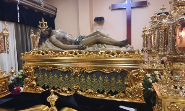 El Cristo Yacente será trasladado este sábado hasta su capilla de la iglesia de Santiago