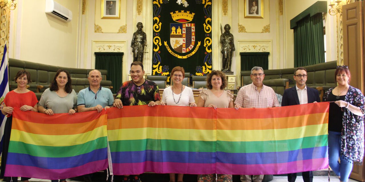 Jumilla se suma a la celebración del Día del Orgullo LGTBI+ con actos diversos. Esta tarde «Pizza con piña» en el Teatro Vico a las 21.00 horas