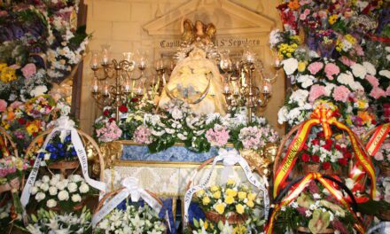 La Patrona es agasajada por jumillanos y visitantes en su ofrenda floral