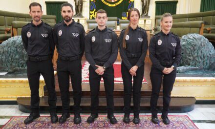 Cinco nuevos agentes en prácticas se incorporan a la Policía Local