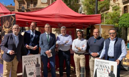 El vino Getsemaní se promociona en la I Feria Cofrade de Murcia