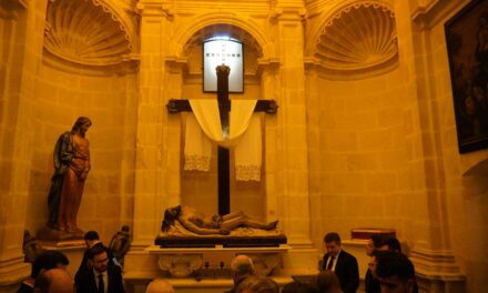El Yacente reposa en la capilla del Santo Sepulcro de Santiago