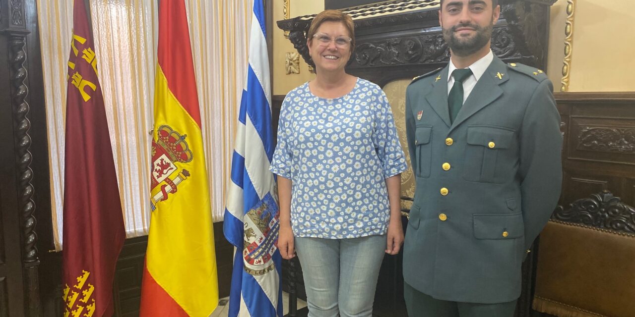 El nuevo teniente de la Guardia Civil en Jumilla, se reúne con la alcaldesa