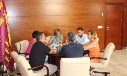 El director de Turismo se reúne con los agentes del sector con el fin de coordinar una estrategia