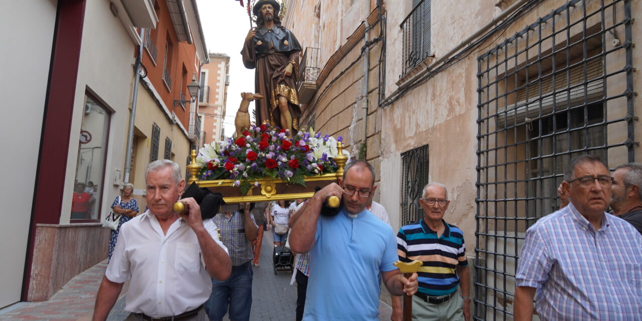 San Roque procesiona por las calles de Jumilla para ejercer como protector de la villa