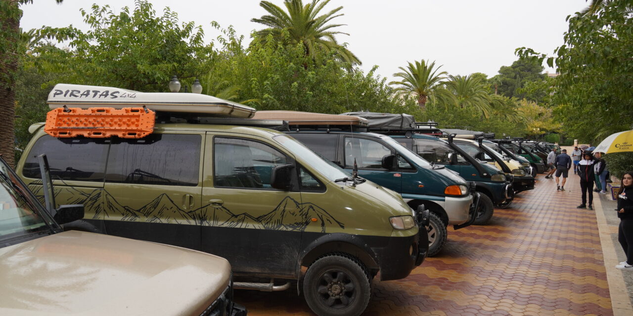 La Quedada Anual del Club Delica Camper reúne en Jumilla a cerca de 50 vehículos