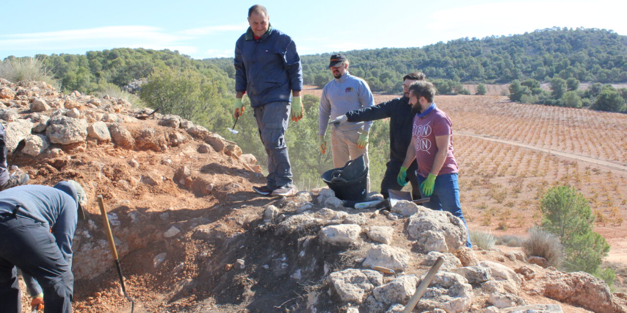 Las excavaciones en el Cerro del Tío Pimentón que estudian la Edad del Bronce, llegan a su fin