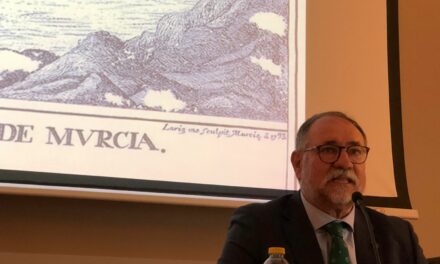 Emiliano Hernández ha ofrecido una charla sobre el Castillo en Murcia