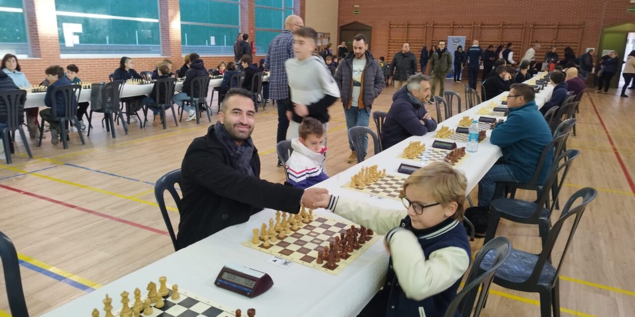 Juan Antonio Cebrián gana dos torneos de ajedrez en L’Alcúdia y Utiel