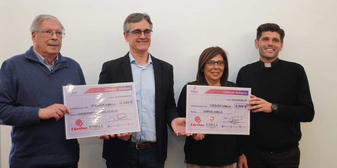 La DOP hace efectiva su solidaridad con los más necesitados y entrega 11.000 euros a Cáritas Jumilla y Hellín