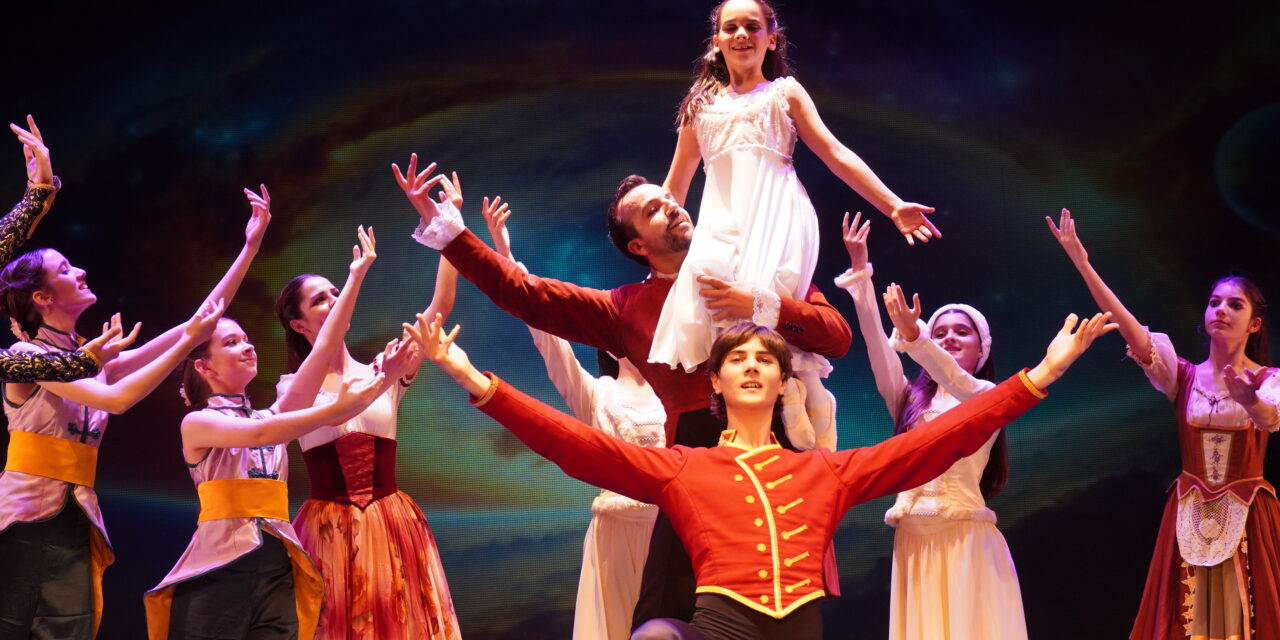 “El Cascanueces” de Vicente Ochoa brilla en el Vico, junto al nuevo Ballet de Jumilla