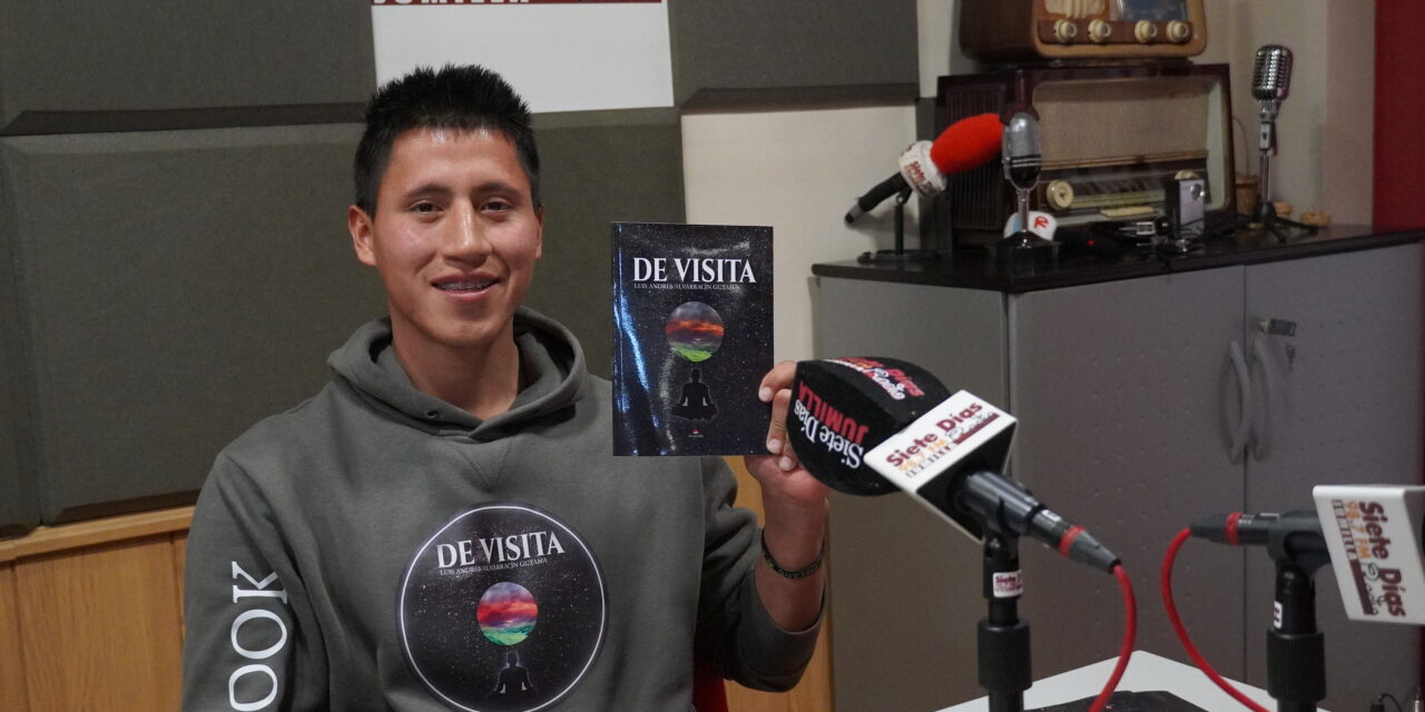 El joven Luis Andrés Alvarracín presenta su primer libro, ‘De visita’, ya disponible en librerías