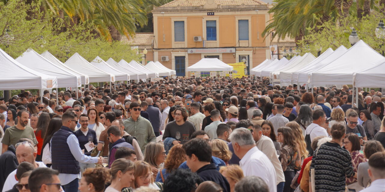 La Miniferia del vino de Semana Santa sigue superando cifras  con más de 2.000 asistentes