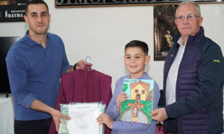 Ángel Pérez gana el V concurso de dibujo ‘Yo llevo a mi Cristo de la Reja’