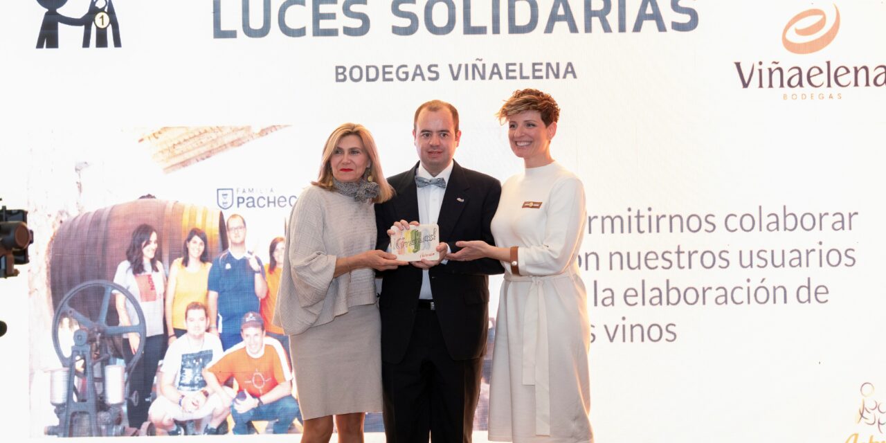 Bodegas Viña Elena y La Verdad, galardonados en la Gala Anual de Astrade ‘Luces solidarias’
