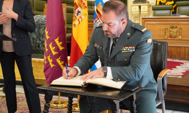 José Antonio Saorín recibe la Cruz de Plata de la Orden del Mérito Civil
