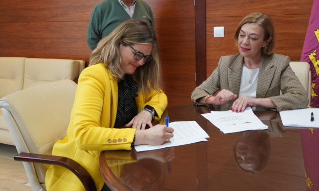 El Ayuntamiento firma con AJE un convenio de colaboración para jóvenes empresarios