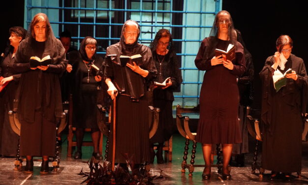 “La Casa de Bernarda Alba”, de los Hypnos, triunfa en su puesta en escena en el Teatro Vico