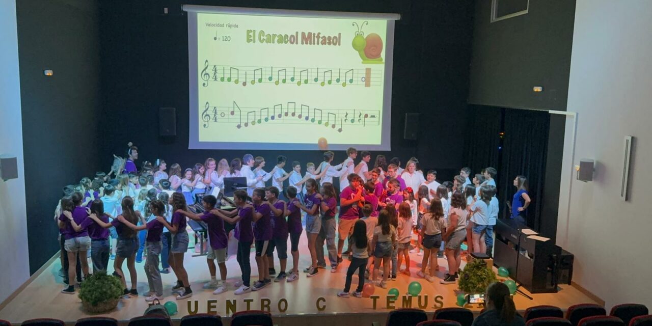 Cantemus reúne a alumnos de los colegios Carmen Conde, Mariano Suárez, y de la Escuela de Música