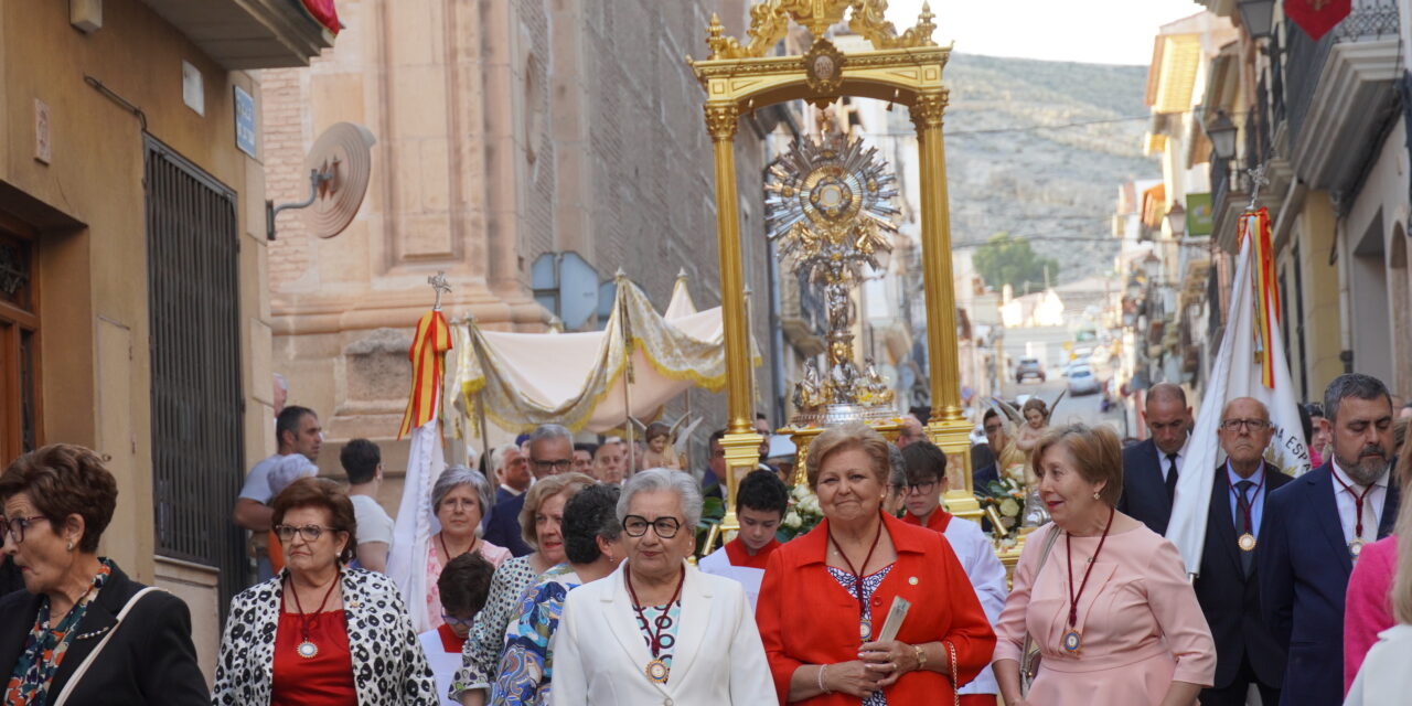 La procesión del Corpus brilla en un domingo lleno de fe y oración