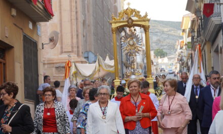 La procesión del Corpus brilla en un domingo lleno de fe y oración
