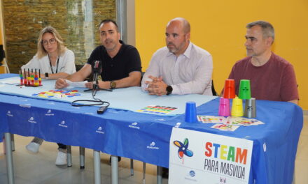 Aspajunide recibe los kits de juegos del proyecto “STEAM para Masvida”