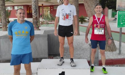 José Luis Monreal, campeón regional M50 en 5.000 y 1.500 metros lisos
