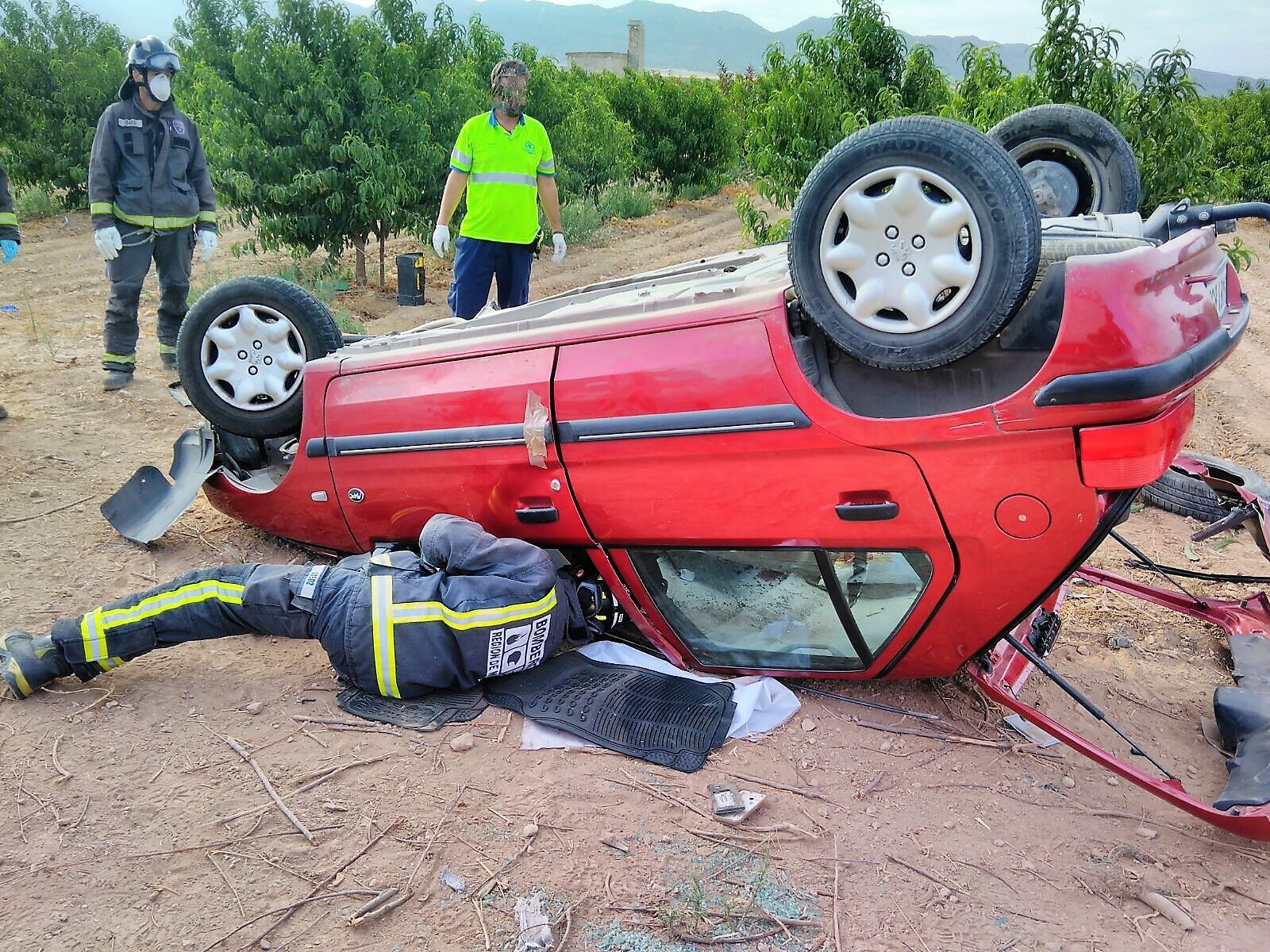 Un joven de 23 años vecino de Jumilla fallece en un accidente de tráfico en la carretera de Cieza al chocar su turismo con un camión en el término municipal de Jumilla