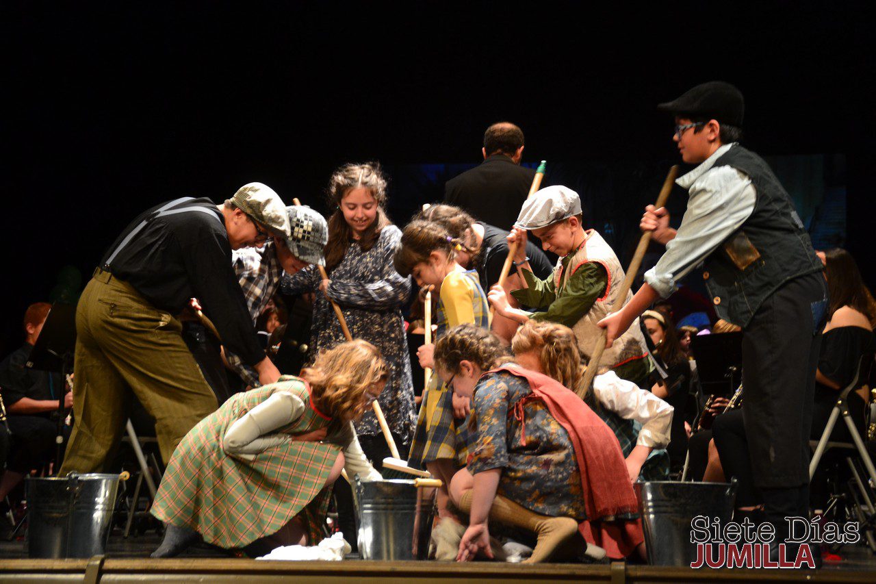 Más de 100 alumnos del Conservatorio actuaron en la Noche de Broadway