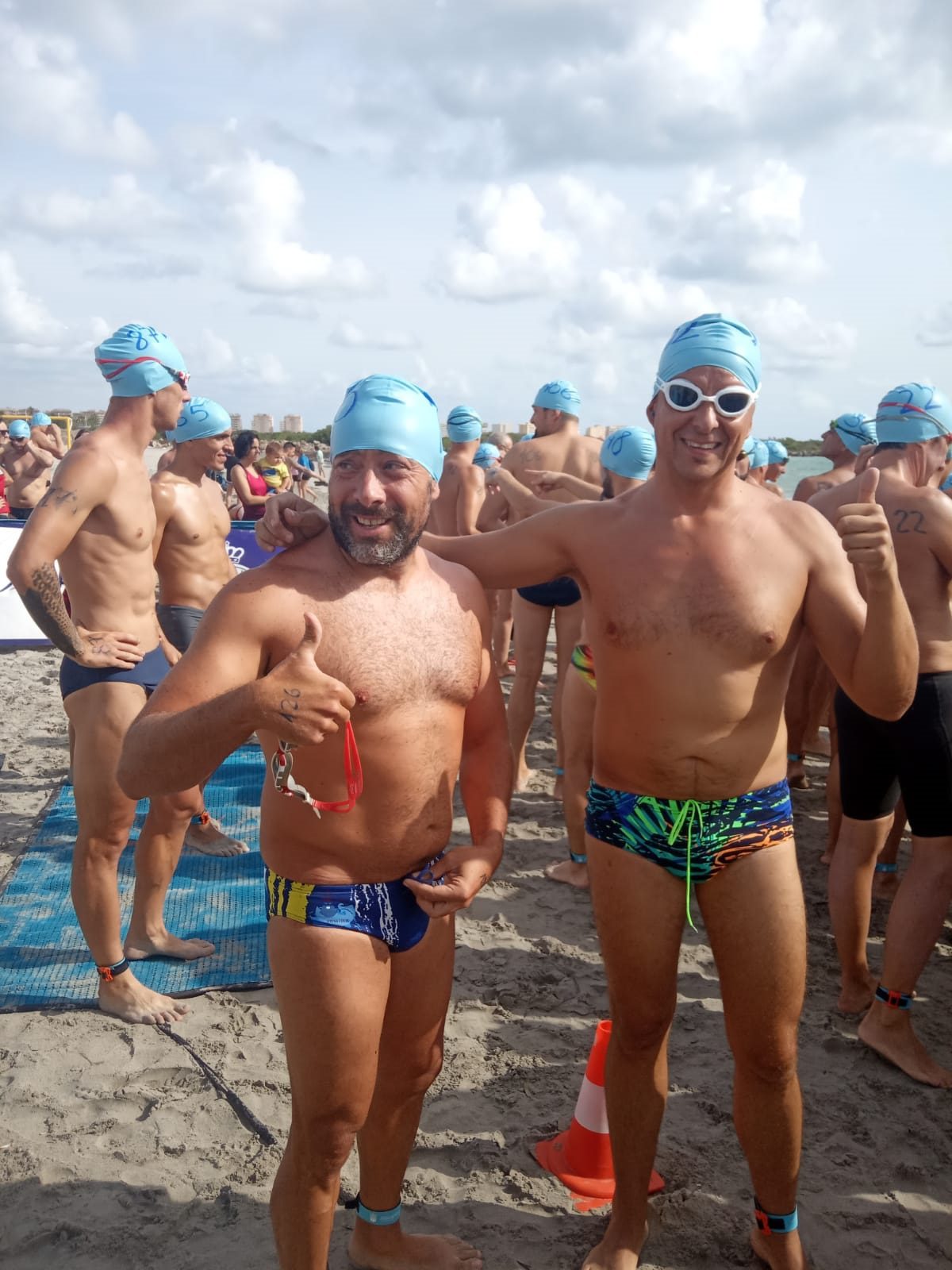 Balbino Quesada y José Molina ‘echan un pulso’ al mar en la Isla Grosa