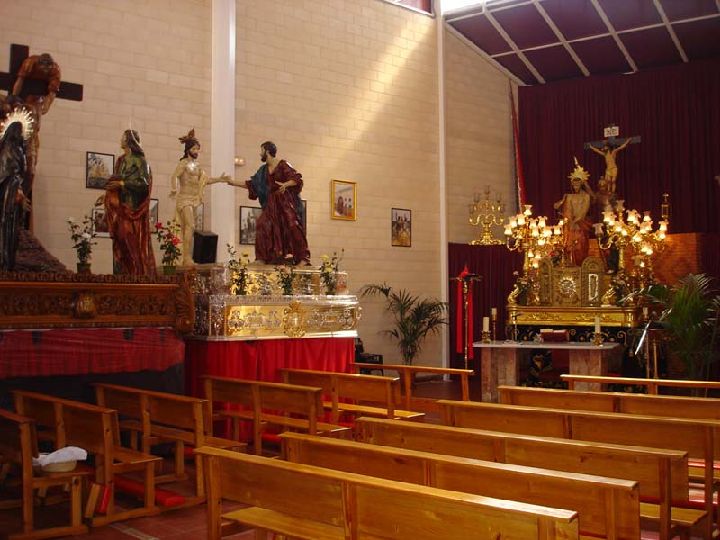 La Cofradía del Rollo reanuda las misas dominicales en su capilla los primeros domingos de mes