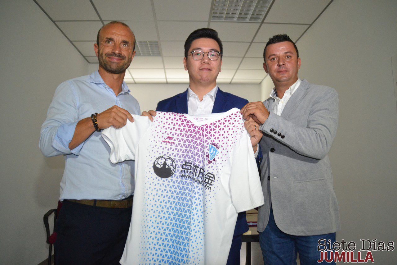 Li Xiang y Ángel Cuéllar se echan a la espalda el nuevo FC Jumilla