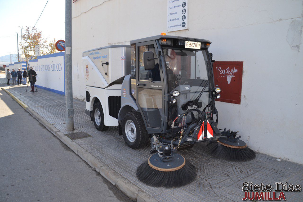 Dos nuevas barredoras trabajan ya en la limpieza de las calles de Jumilla