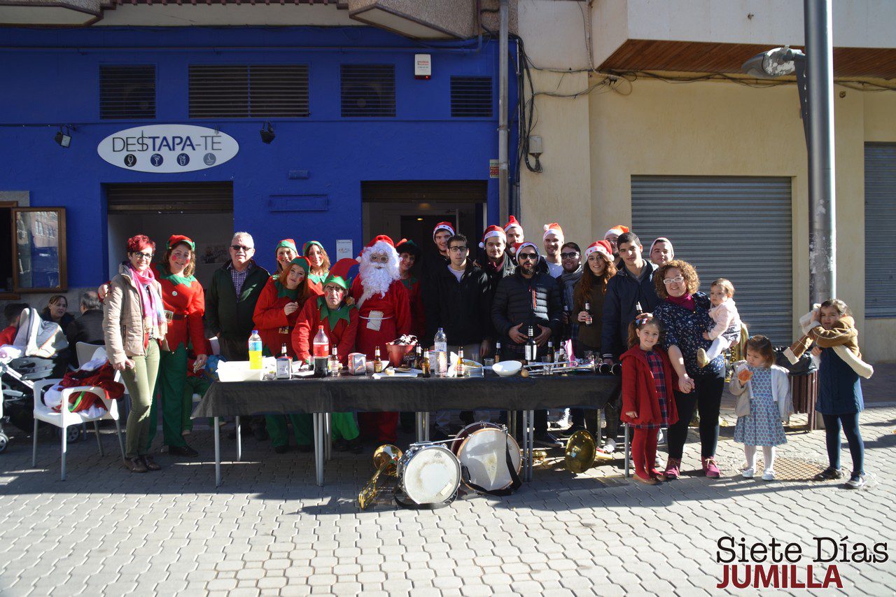 Papá Noel se paseó por las calles y comercios de Jumilla