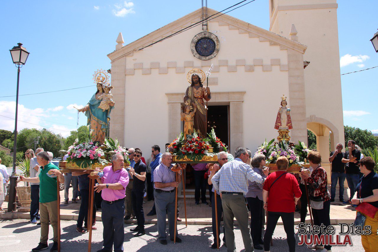 La Fuente del Pino concluye sus fiestas con la Virgen del Rosario en la calle