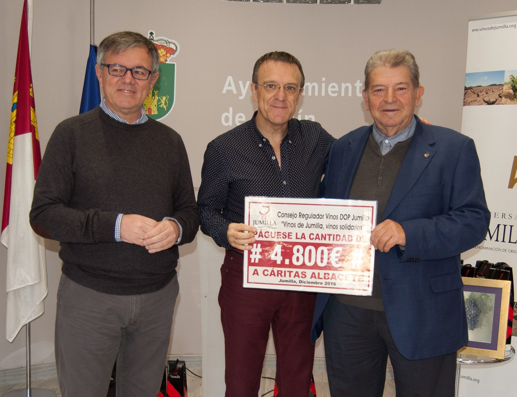 El Consejo Regulador entregó 4.800 euros a Cáritas Albacete